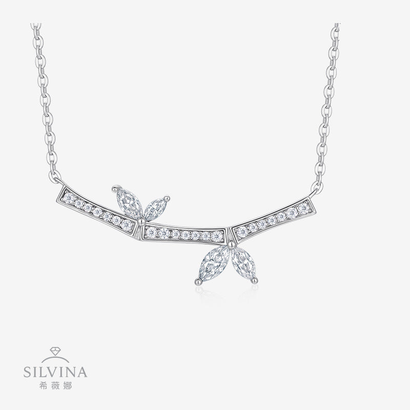 代发纯银笑脸蝴蝶结项链女锁骨链莫桑石白金吊坠