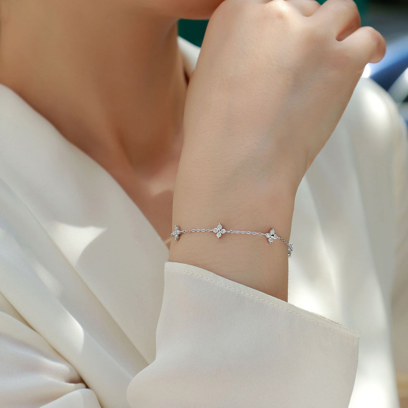 可调节四叶草电镀18K白金手链 热销s925纯银莫桑石手链女