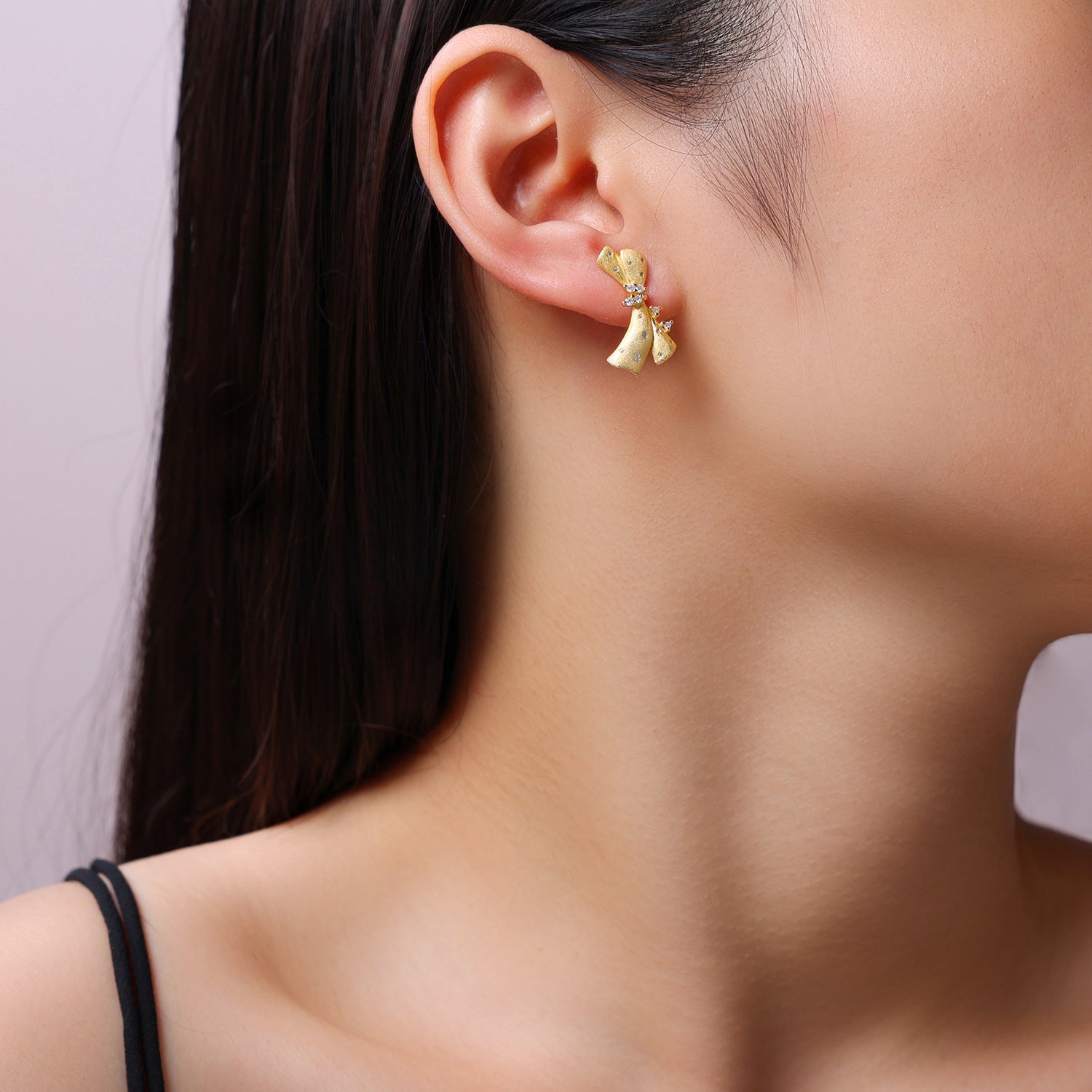 新款S925银镶莫桑创意褶皱珍珠蝴蝶结耳钉设计感小众轻奢耳环