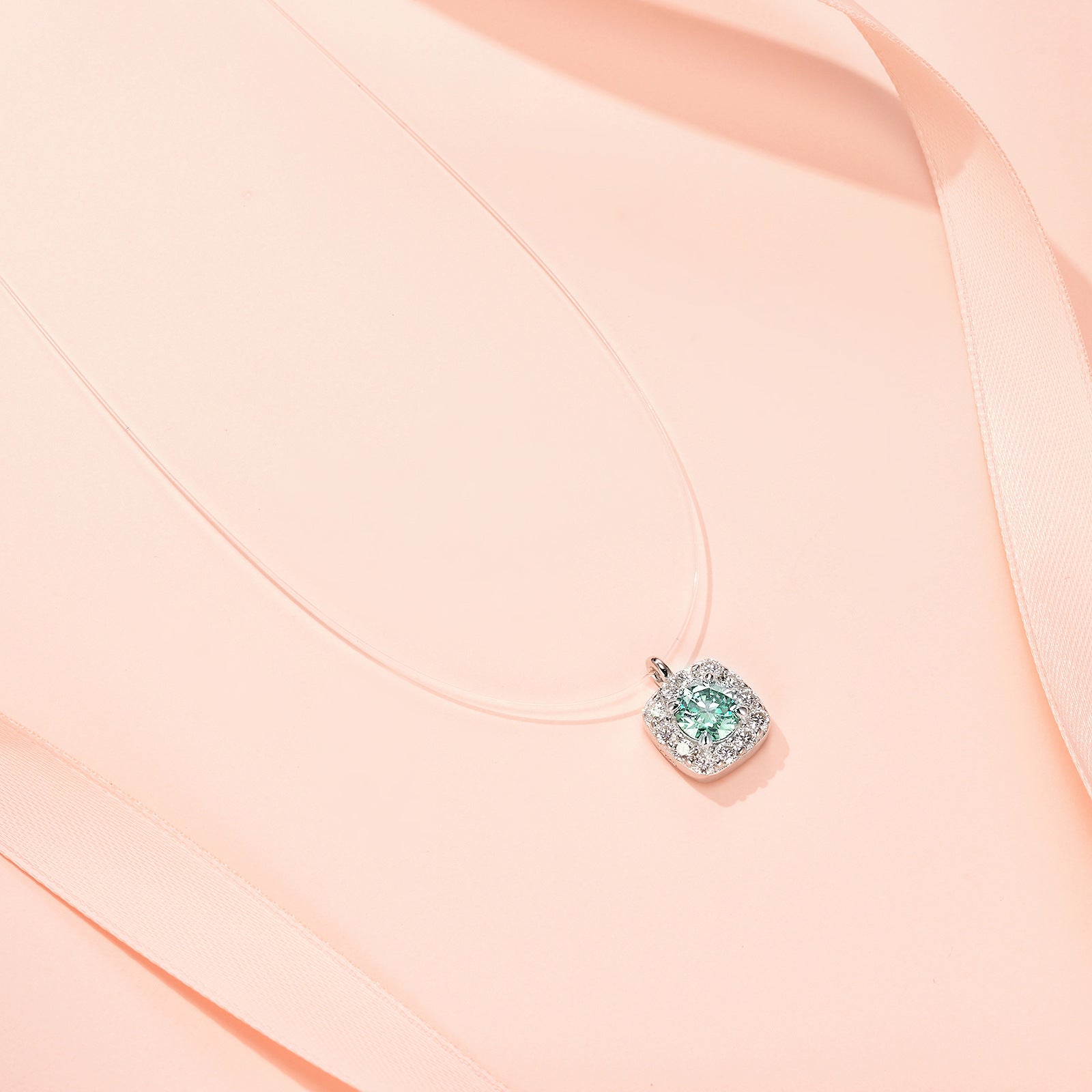 新款S925纯银经典祖母绿方包莫桑石吊坠贵气锁骨链女款