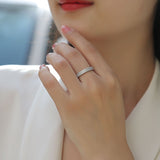 S925银戒指新款女豪镶三排莫桑石闭口戒指女白金