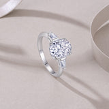 蛋形戒指经典四爪女士婚戒925银白金莫桑石女戒