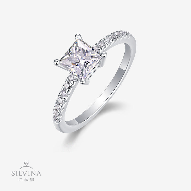 S925纯银镶嵌公主方莫桑石戒指百搭女士时尚婚戒